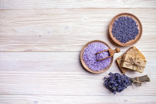 Lavendel-Wellness-Produkte — Stockfoto