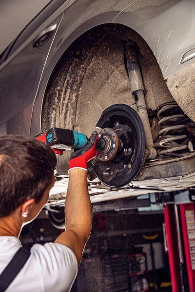 Auto centro de serviço de reparação automóvel . — Fotografia de Stock