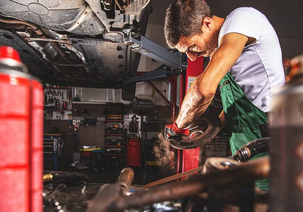 Homem mecânico profissional — Fotografia de Stock