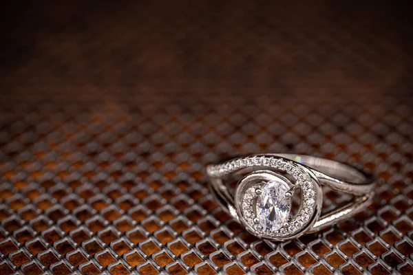 Anillo de plata con cristales —  Fotos de Stock