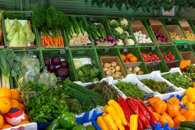Görüntü sebze satışa Viktualienmarkt Münih, Almanya