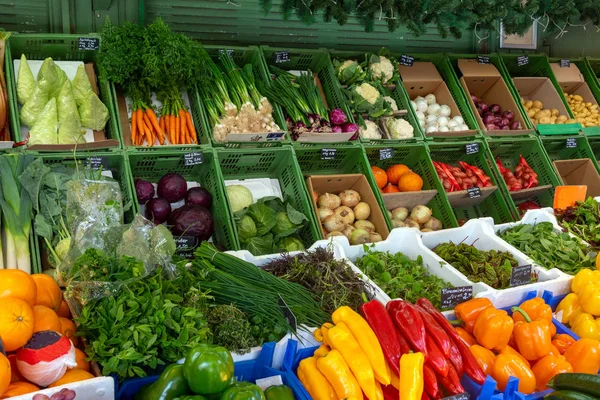 Exposição Legumes Para Venda Viktualienmarkt Munique Alemanha — Fotografia de Stock