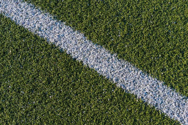 Hintergrund Von Einer Weißen Linie Auf Einem Grünen Künstlichen Fußballplatz — Stockfoto