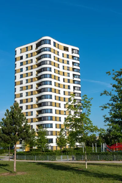 Münih Almanya Görülen Modern Yüksek Katlı Apartman Binası — Stok fotoğraf