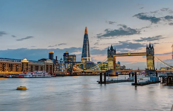 Skyline Van Londen Met Tower Bridge Scherf Zonsondergang — Stockfoto