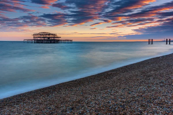 Gammalt Förstörde Västra Piren Brighton Storbritannien Efter Solnedgången — Stockfoto