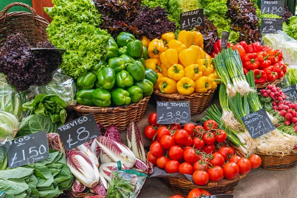 Verdure Colorate Insalata Vendita Mercato Londra — Foto Stock