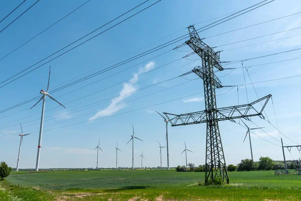 Levering Van Hoogspanningslijnen Windturbines Gezien Landelijke Duitsland — Stockfoto