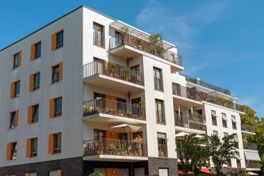 Modern Almanya'nın Berlin kentinde görülen birden çok Müstakil Ev