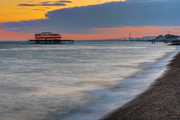 Beach Brighton England Sunset Ruin Old Pier Back — Stock Photo, Image