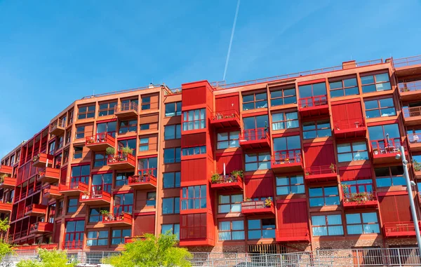 Casa Apartamentos Multifamiliares Roja Nueva Construcción Vista Berlín Alemania — Foto de Stock