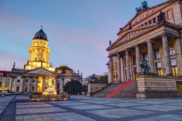 Την Περίφημη Πλατεία Gendarmenmarkt Στο Βερολίνο Την Αυγή — Φωτογραφία Αρχείου