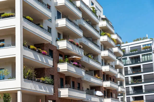 Detalle Una Casa Apartamentos Moderna Blanca Vista Berlín Alemania —  Fotos de Stock