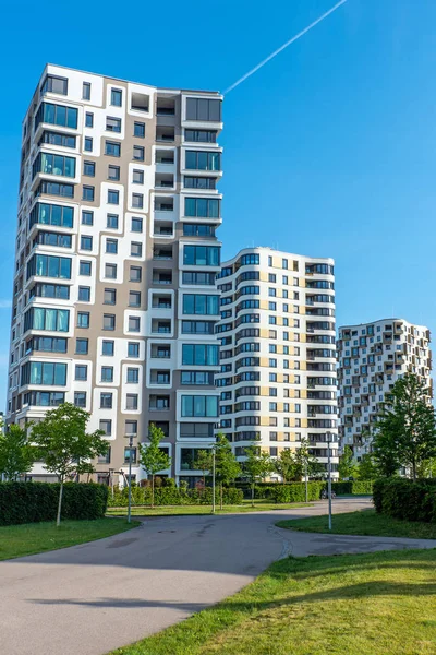 Edifícios Modernos Apartamentos Highrise Vistos Munique Alemanha — Fotografia de Stock