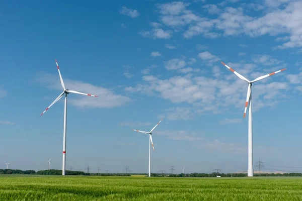 在德国农村地区看到的风力涡轮机 — 图库照片