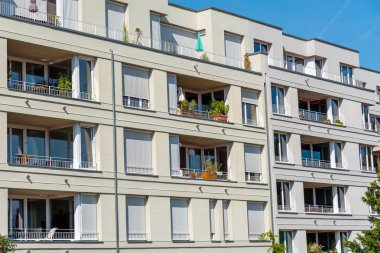 Berlin, Almanya 'da görülen modern bir konut cephesi