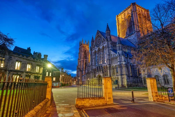 Impozantní York Minster Anglii Noci — Stock fotografie