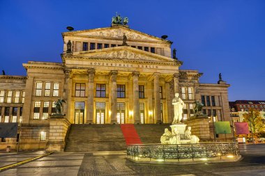 Konzerthaus Berlin Jandarma Markı 'nda geceleyin