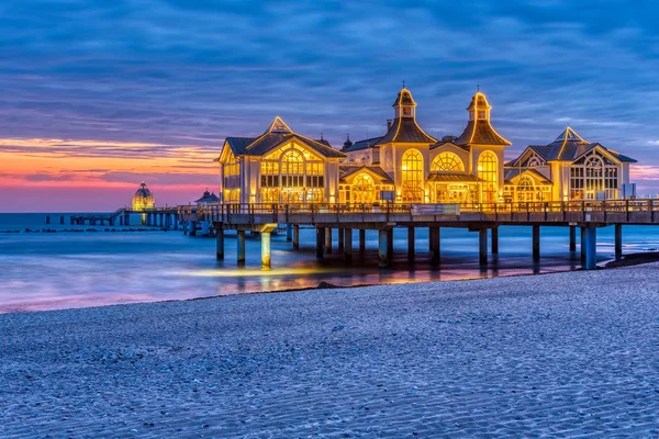 Die Schöne Seebrücke Von Sellin Auf Rügen Deutschland Vor Sonnenaufgang — Stockfoto