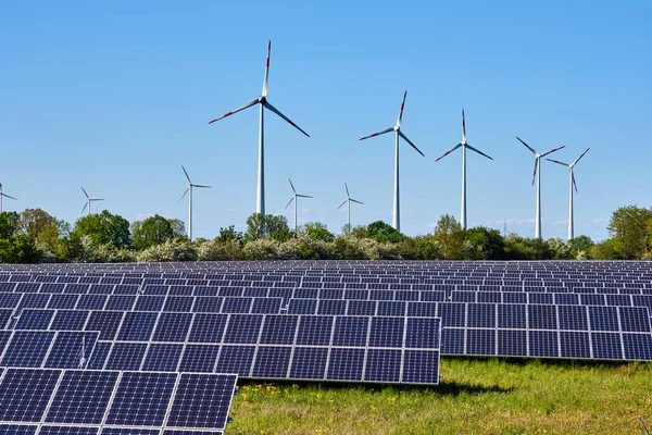 Панелі Сонячних Батарей Вітряних Електростанцій Бачили Німеччині — стокове фото