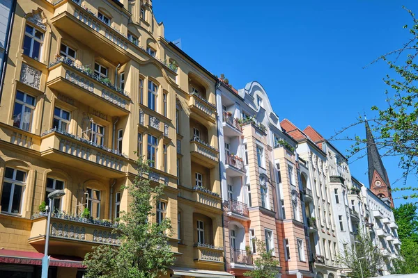 Berlin Prenzlauer Berg Bölgesinde Yenilenmiş Eski Apartmanlar — Stok fotoğraf