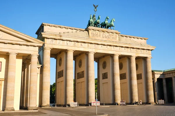 Das Ikonische Brandenburger Tor Berlin Einem Sonnigen Tag — Stockfoto