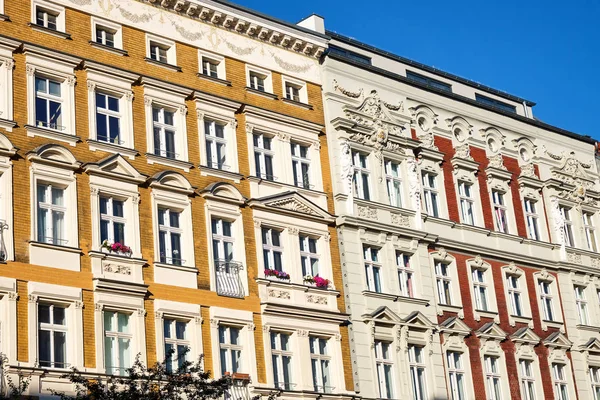 Fasády Některých Renovovaných Starých Bytových Domů Viděn Okrese Prenzlauer Berlíně — Stock fotografie