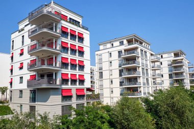 Berlin, Almanya 'da yeni beyaz apartmanlar görüldü
