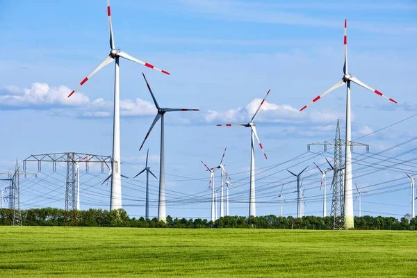 Rüzgar Santralleri Almanya Görülen Elektrik Hatları — Stok fotoğraf