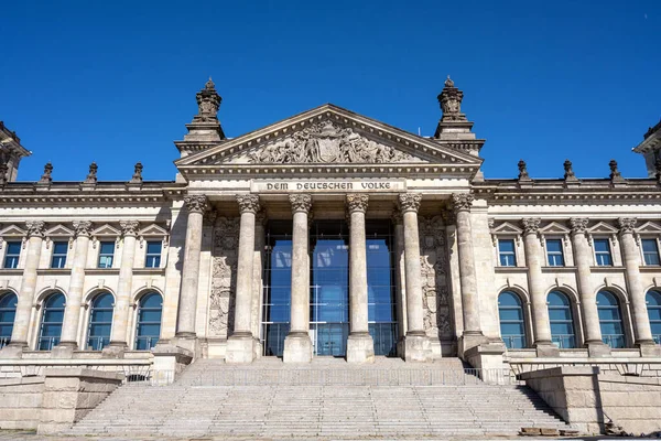 Híres Berlini Német Reichstag Bejárati Portálja — Stock Fotó