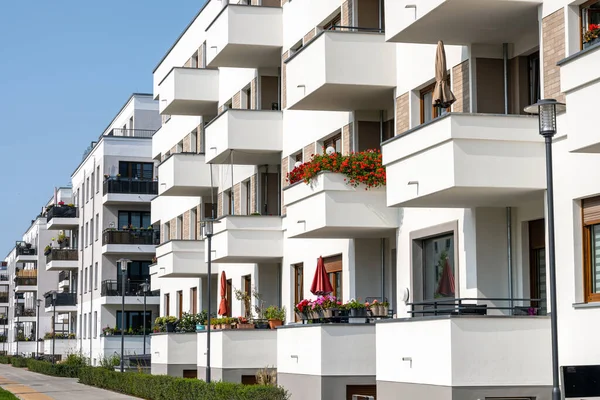 Edifícios Apartamentos Modernos Com Muitas Varandas Vistas Berlim — Fotografia de Stock