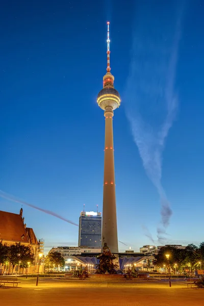 Beroemde Televisie Toren Van Berlijn Duitsland Bij Dageraad — Stockfoto