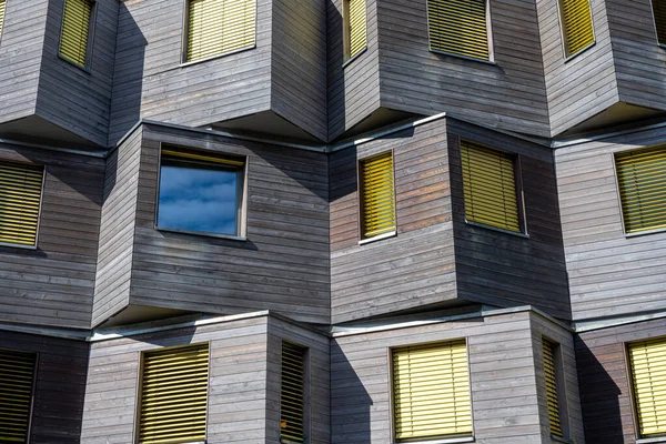 Detalj Träfasad Modern Lägenhetsbyggnad — Stockfoto