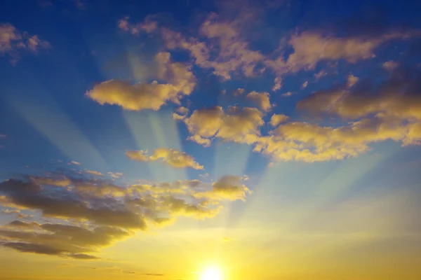 Belo Pôr Sol Brilhante Céu — Fotografia de Stock