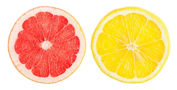 Dwa Plastry Pomarańczy Grejpfruta Wyizolowane Białym Tle — Zdjęcie stockowe