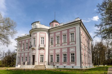 Rusya'nın klasik bir tarzda bir eski manor