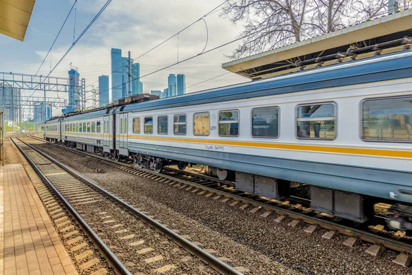 Moskova, Rusya - Moskova'da 20 Mayıs 2018 Modern banliyö yolcu treni