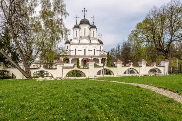 Rusya Nın Antik Beyaz Taş Ortodoks Kilisesi — Stok fotoğraf