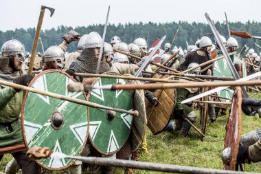 Kymry, Rusya Federasyonu - 26 Temmuz 2018 Festivali savaş reenactors Antik Ortaçağ savaşçı