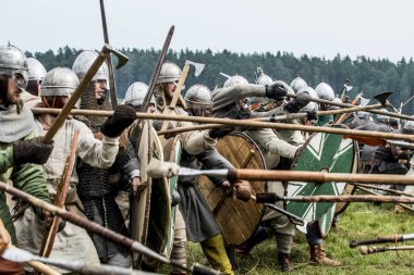 Kymry, Rusya Federasyonu - 26 Temmuz 2018 Festivali savaş reenactors Antik Ortaçağ savaşçı