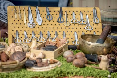 Turistler için etnik Hatıra malların tezgah Fuarı. Vargans