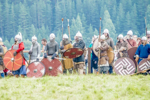 Kymry Oroszország Július 2018 Fesztivál Csata Reenactors Ősi Középkori Harcosok — Stock Fotó