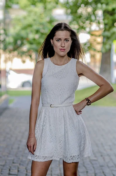 Beautiful Young Girl White Summer Dress Showcase Reflection — Stock Photo, Image