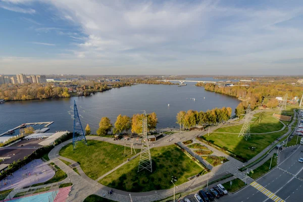 Moskova Nehri Kıyısında Sonbahar Park — Stok fotoğraf