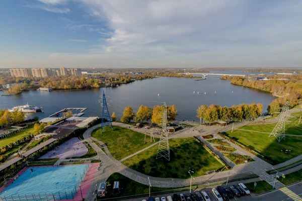 Moskova Nehri Kıyısında Sonbahar Park — Stok fotoğraf