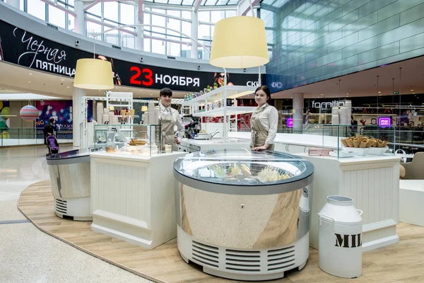 Moscow Federacja Rosyjska Listopada 2018 Ice Cream Café Wnętrz Nowoczesne — Zdjęcie stockowe