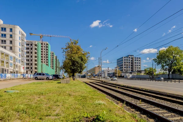 Carriles Tranvía Van Largo Una Amplia Avenida Moscú — Foto de Stock