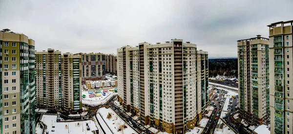 Moskova Çok Katlı Evlerin Çeyreğinde Kış Alacakaranlık — Stok fotoğraf