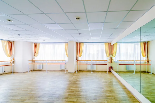 Salle Danse Gymnastique Entraînement Intérieur Avec Miroirs — Photo