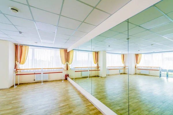 Salle Danse Gymnastique Entraînement Intérieur Avec Miroirs — Photo